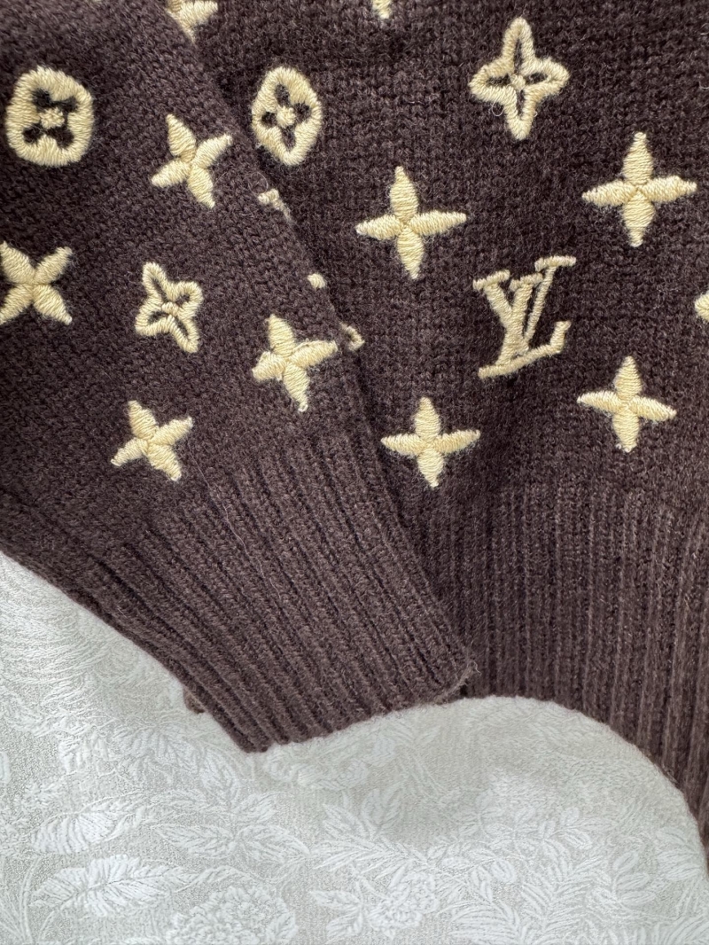 l0vis Vvtt0n sweaters